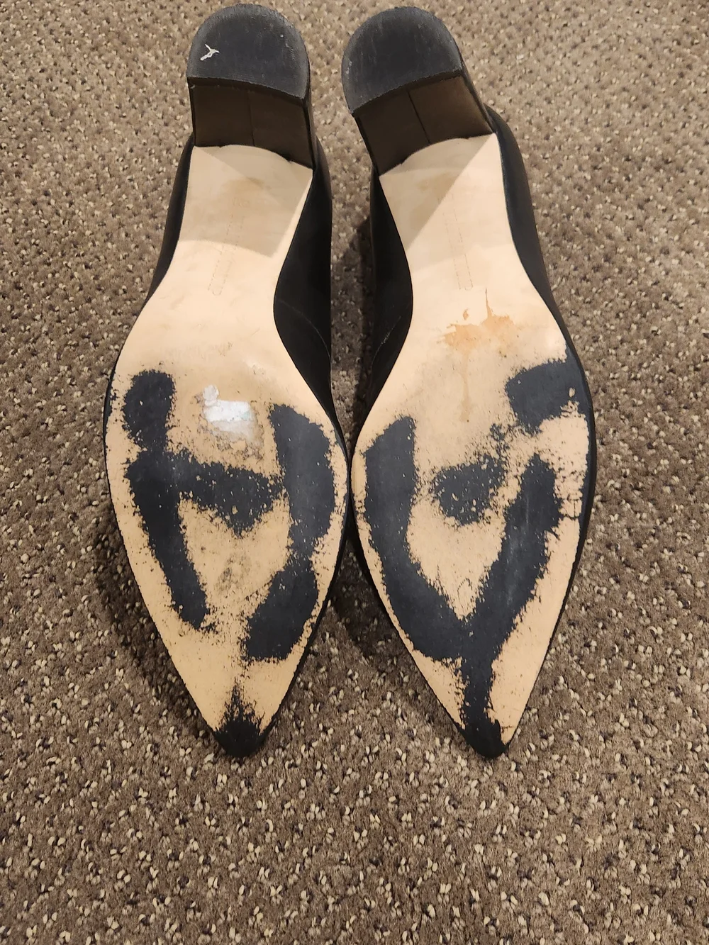 Ivanka Trump Black Pointed Toe Leather Pumps - Sleek Classic